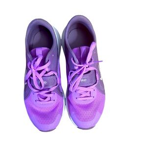 Nike/ women Tennis/purple/7 /Like new